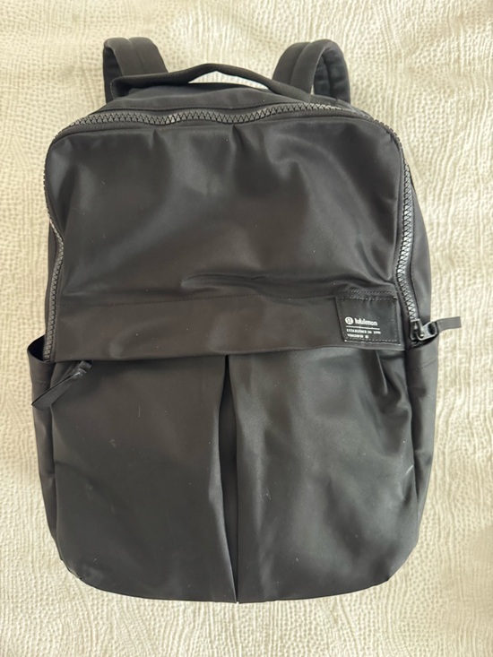 lululemon athletica Handbags - Lululemon Everyday Backpack 2.0 23L